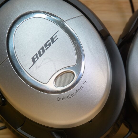 Bose QuietComfort 15 QC15 / Wired Noise-Canceling Headphones / Tested & Working - Picture 4 of 10